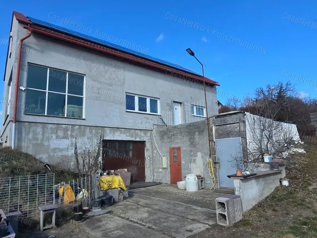 Eladó ház Tárnok 320 nm