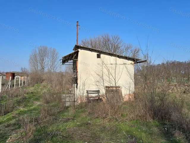 Eladó mezőgazdasági ingatlan Cserkeszőlő 13 nm