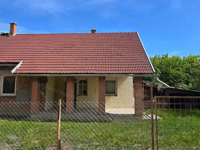 Eladó ház Tiszaföldvár 100 nm