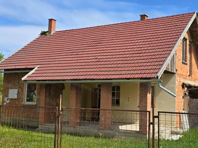 Eladó ház Tiszaföldvár 100 nm