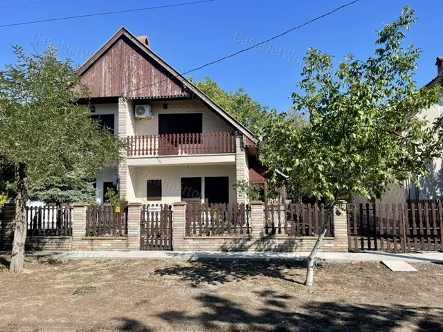 Eladó nyaraló Cserkeszőlő 64 nm