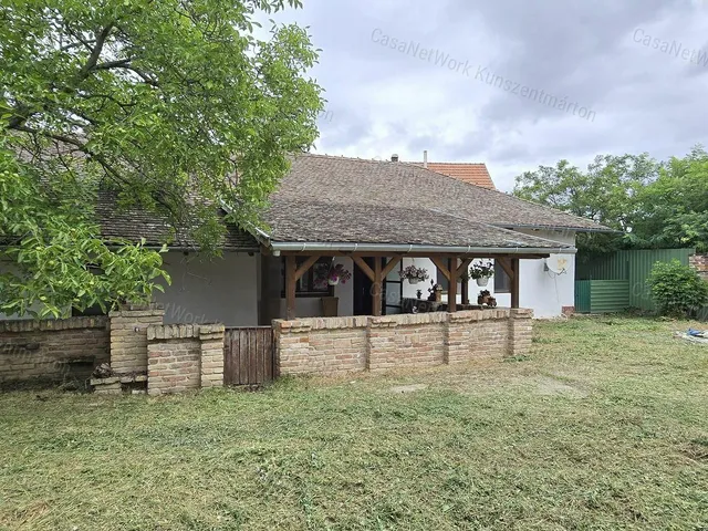 Eladó ház Tiszakürt 92 nm
