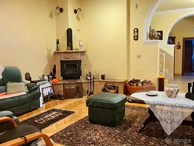 Eladó ház Budapest II. kerület, Széphalom 298 nm