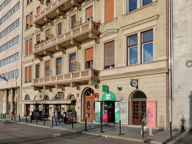 Eladó kereskedelmi és ipari ingatlan Budapest V. kerület, Belváros, Belgrád rakpart 48 nm