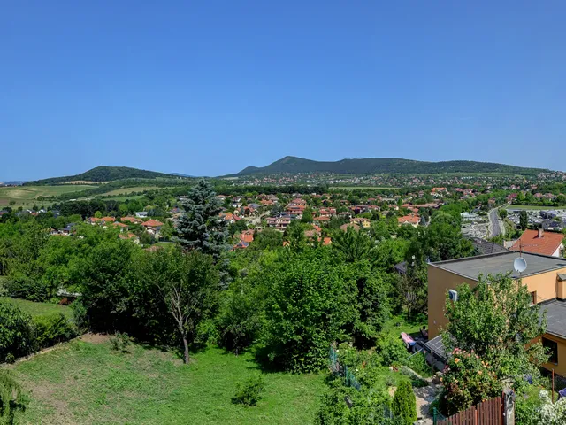 Eladó ház Üröm 120 nm