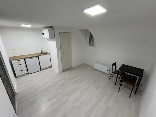 Eladó lakás Budapest VI. kerület, Nagykörúton kívüli terület 19 nm