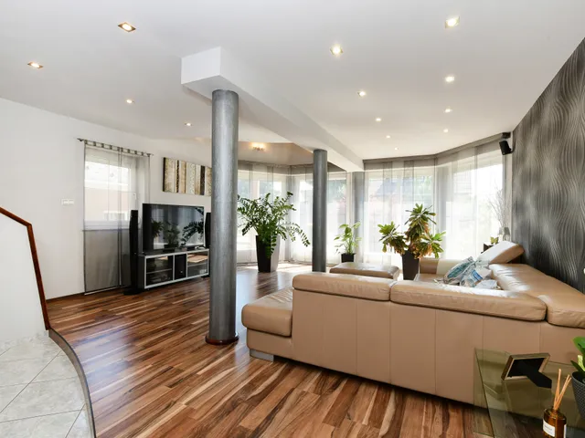 Eladó ház Budapest XVII. kerület, Rákoskert 200 nm