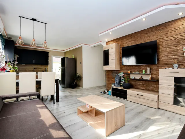 Eladó ház Szigetmonostor 140 nm