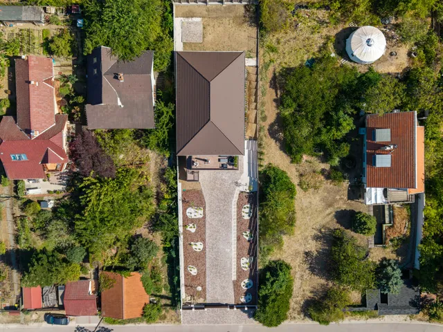 Eladó ház Szada, Szőlőhegyi u. 252 nm
