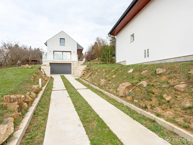 Eladó ház Budapest II. kerület, Pesthidegkút-Ófalu 231 nm