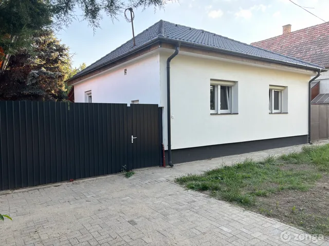 Eladó ház Szeged, Szőreg, Makai út 82. 100 nm