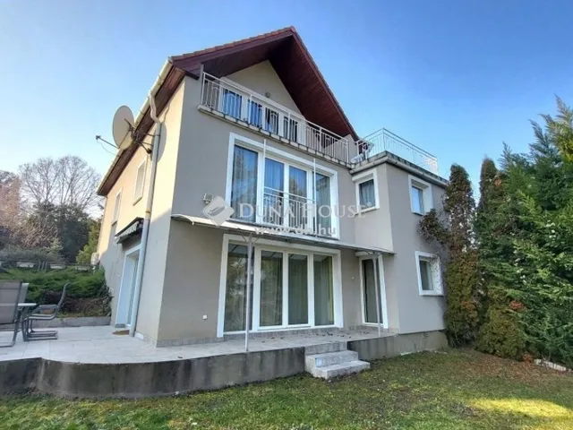 Eladó ház Budakalász 228 nm