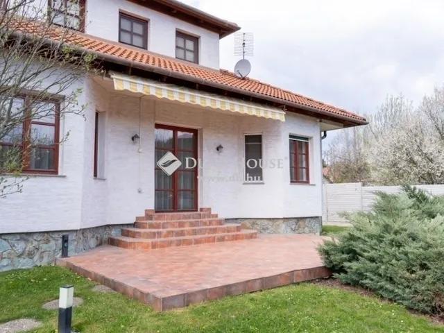 Eladó ház Csobánka 246 nm