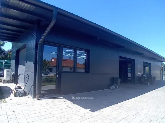 Eladó kereskedelmi és ipari ingatlan Hajdúszoboszló 140 nm