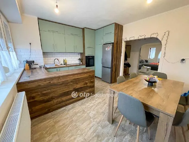 Eladó lakás Hajdúszoboszló 94 nm