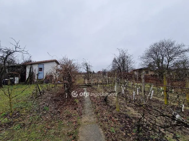 Eladó telek Debrecen, Júliatelep 1063 nm