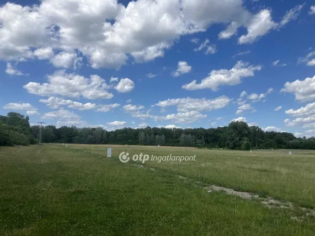 Eladó telek Debrecen, Kertváros 1236 nm