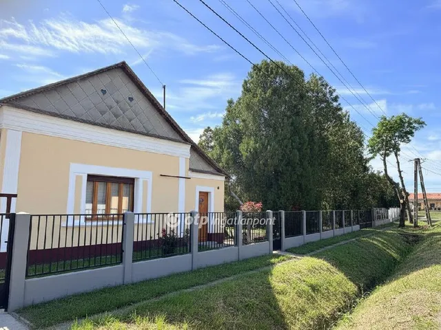 Eladó ház Tetétlen 76 nm