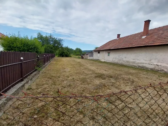 Eladó telek Felsőnyárád 863 nm
