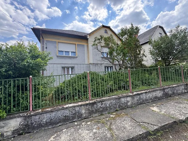 Eladó ház Felsőkelecsény, Petőfi Sándor 44 124 nm