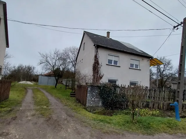 Eladó ház Dövény 71 nm