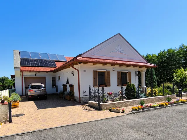 Eladó ház Kazincbarcika, Kertváros 214 nm