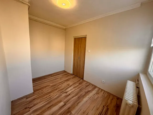 Eladó lakás Kazincbarcika, Tavasz utca 49 nm