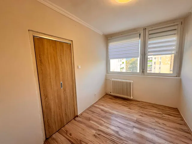 Eladó lakás Kazincbarcika, Tavasz utca 49 nm