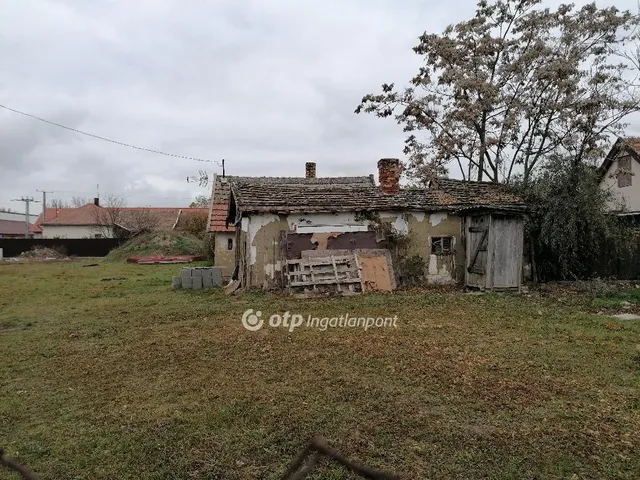 Eladó ház Abádszalók 30 nm