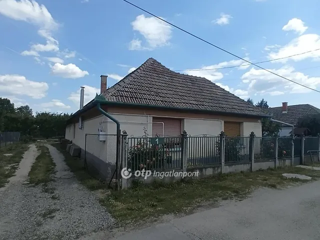 Eladó ház Tápiószele 75 nm
