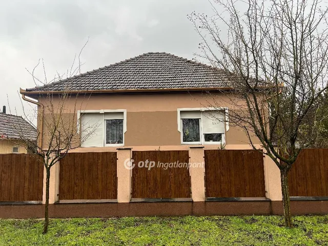 Eladó ház Újszilvás 110 nm