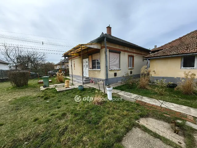 Eladó ház Kisújszállás 65 nm