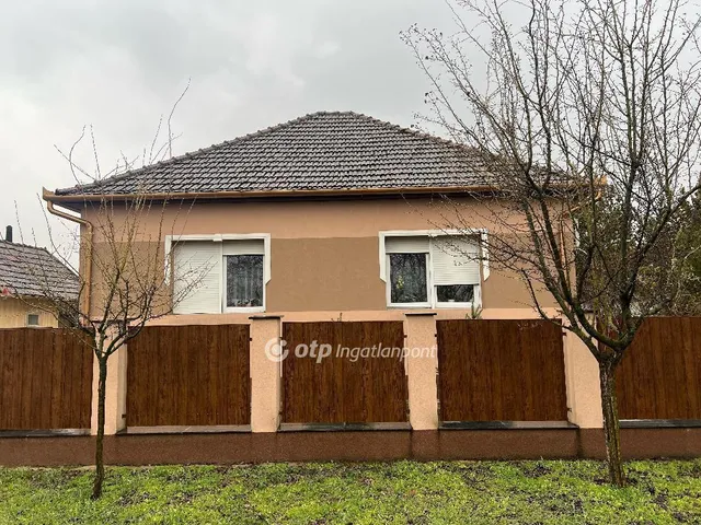 Eladó ház Újszilvás 110 nm