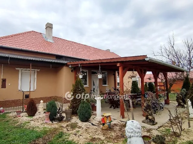 Eladó ház Túrkeve 102 nm