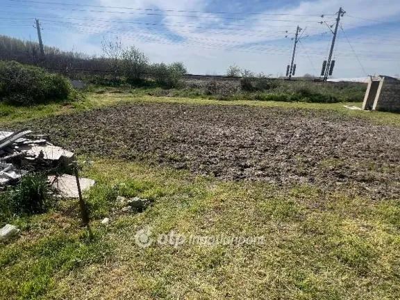 Eladó telek Farmos 990 nm