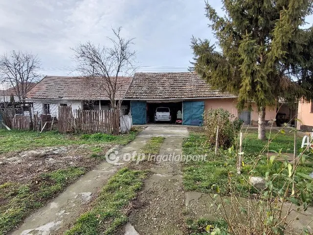Eladó ház Kenderes 70 nm