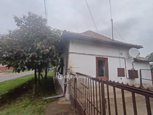 Eladó ház Kenderes 91 nm