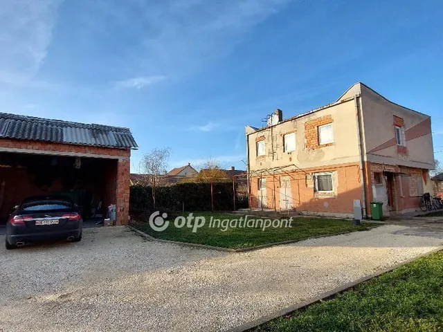 Eladó ház Kenderes 151 nm