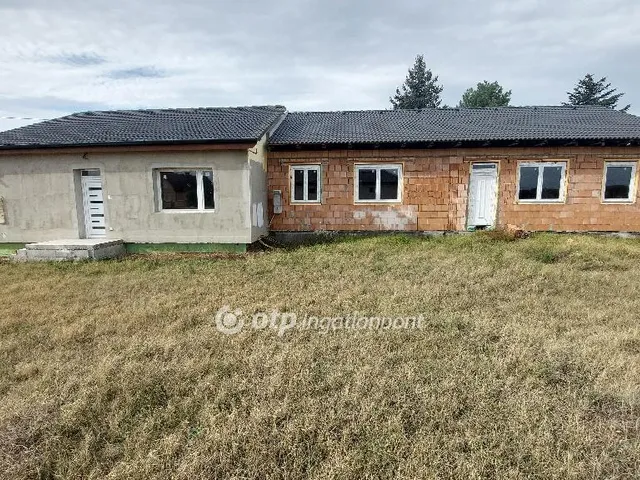 Eladó ház Tiszakécske 207 nm