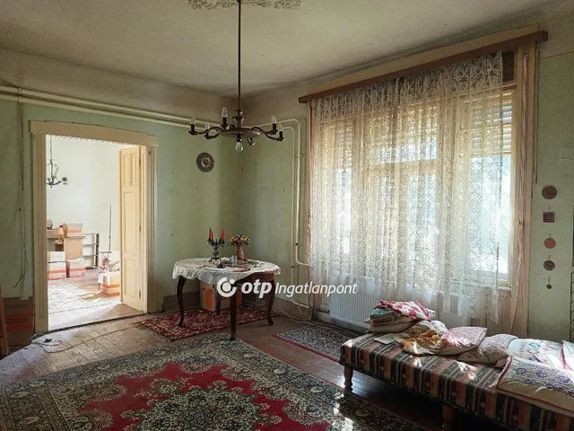 Eladó ház Tiszaföldvár 170 nm