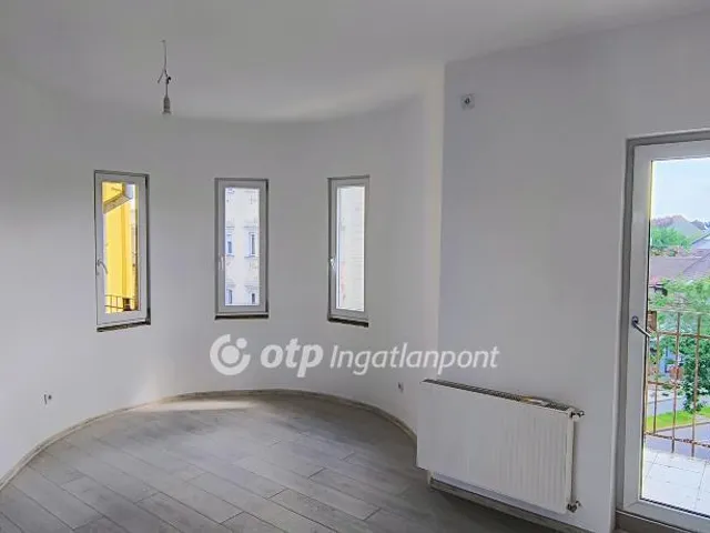 Eladó lakás Szolnok 74 nm