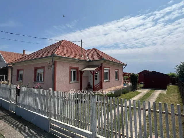 Eladó ház Tápiógyörgye 82 nm