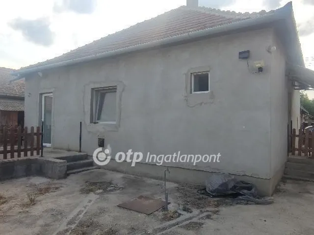 Eladó ház Kengyel 62 nm