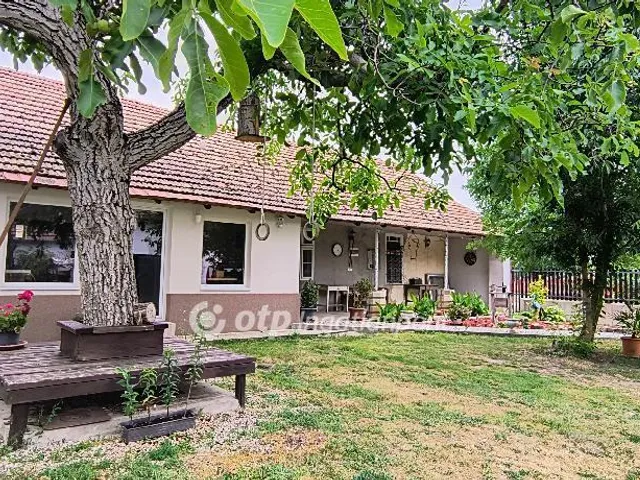 Eladó ház Nagyrév 80 nm