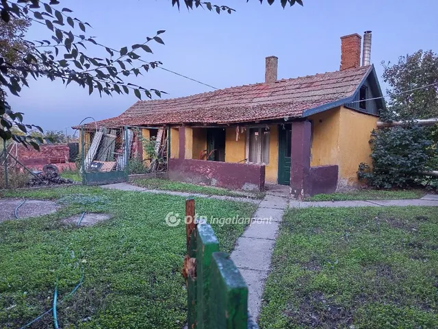 Eladó ház Tiszavárkony 120 nm
