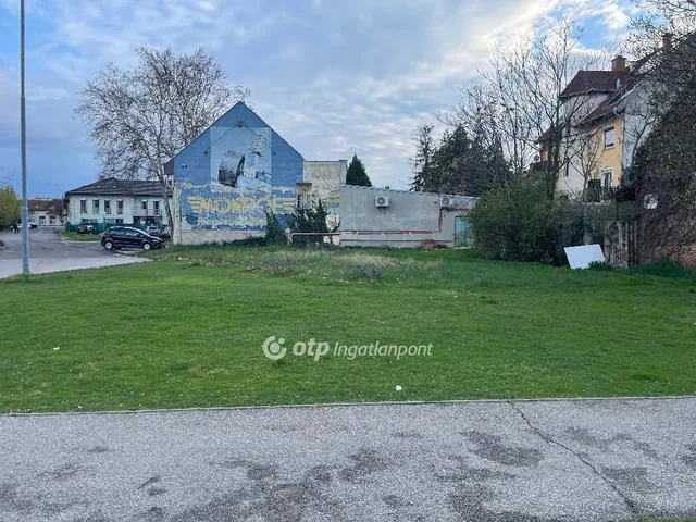 Eladó telek Szolnok 323 nm