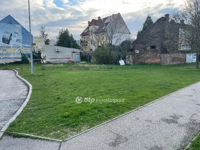 Eladó telek Szolnok 323 nm