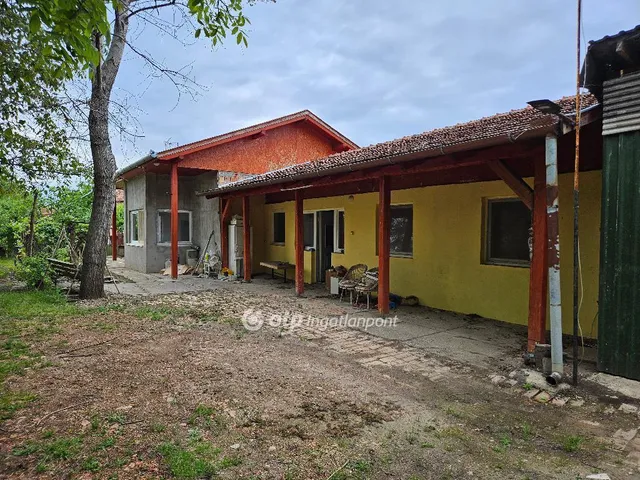 Eladó ház Tiszaföldvár 100 nm