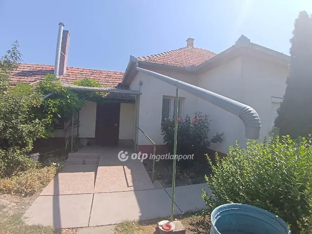 Eladó ház Kengyel 83 nm