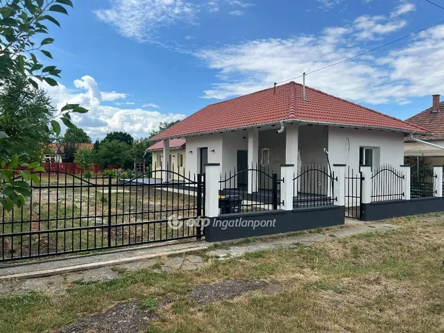 Eladó ház Szajol 81 nm